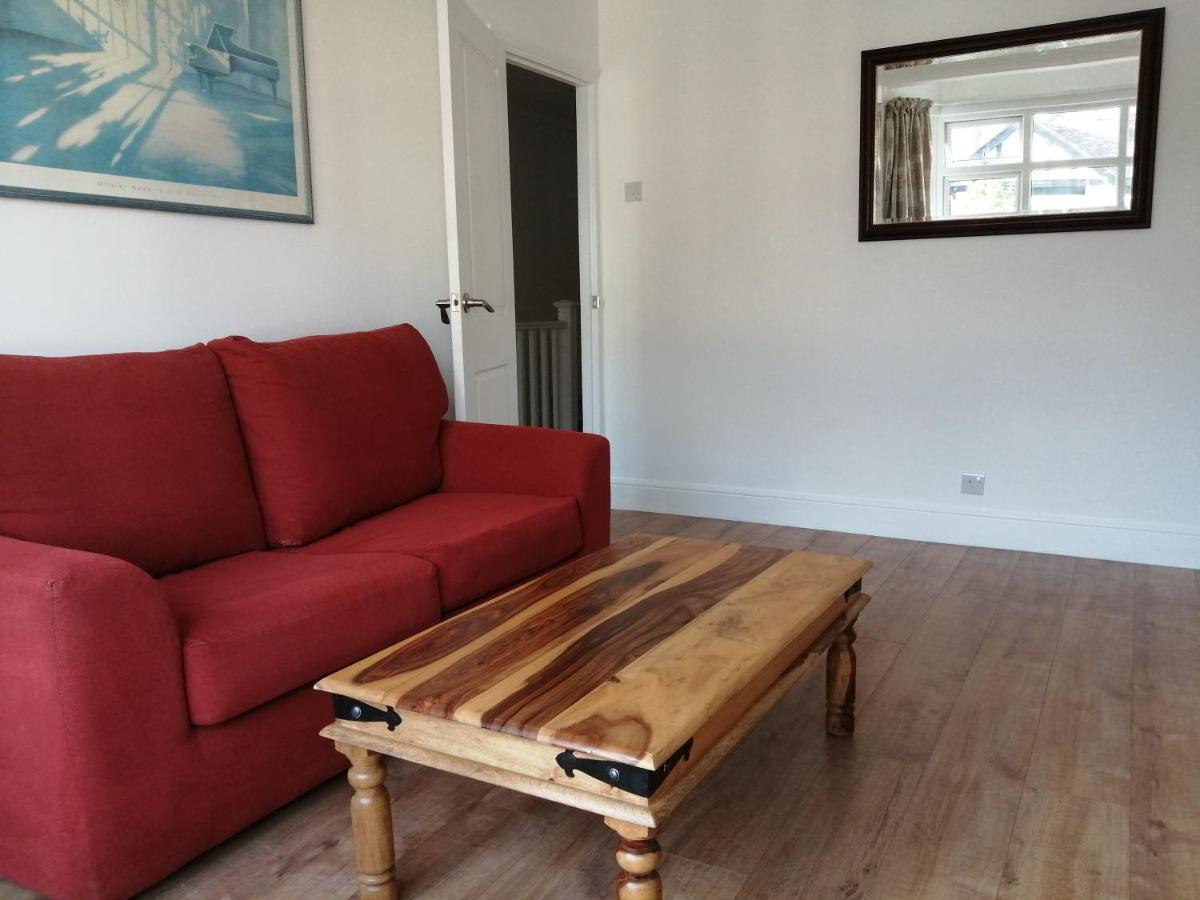 Lovely 3 Bedrooms Flat Near Romford Station With Free Parking Esterno foto