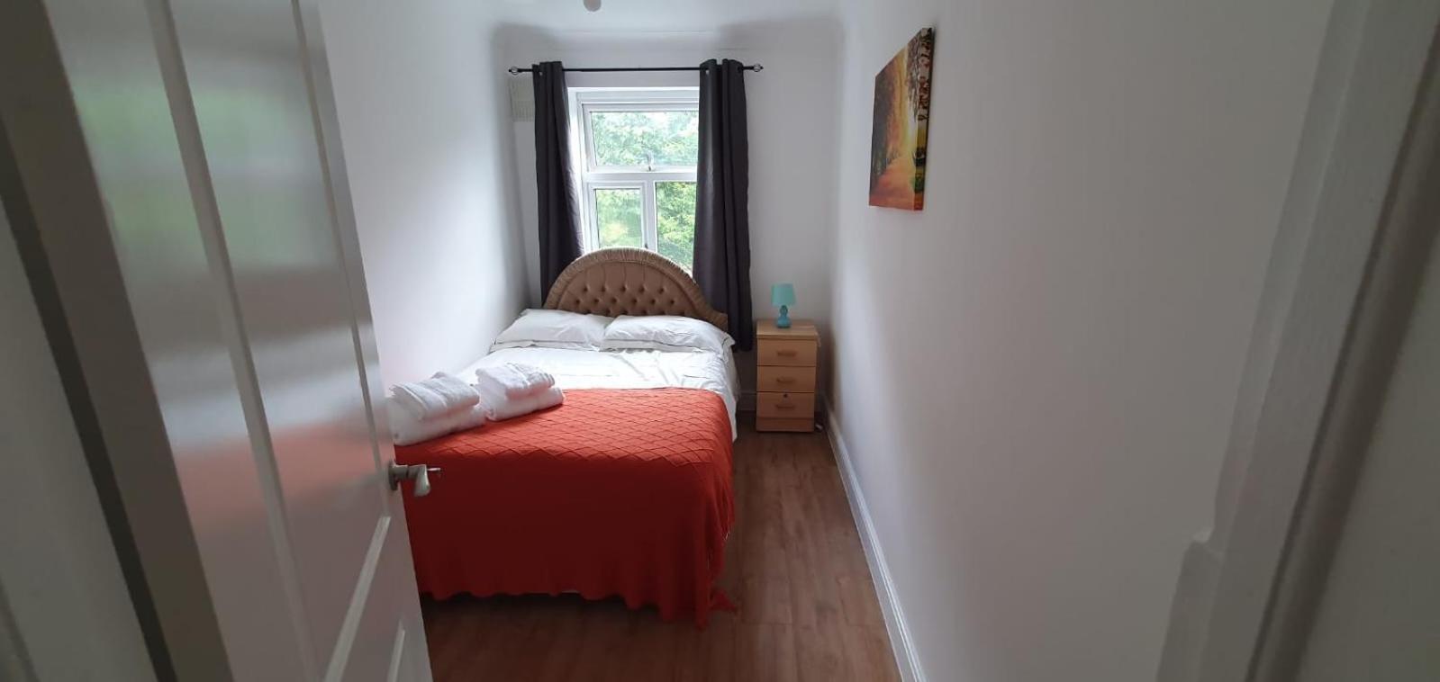 Lovely 3 Bedrooms Flat Near Romford Station With Free Parking Esterno foto